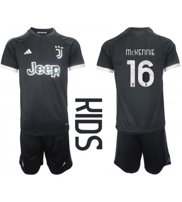 Juventus Weston McKennie #16 Koszulka Trzecich Dziecięca 2023-24 Krótki Rękaw (+ Krótkie spodenki)